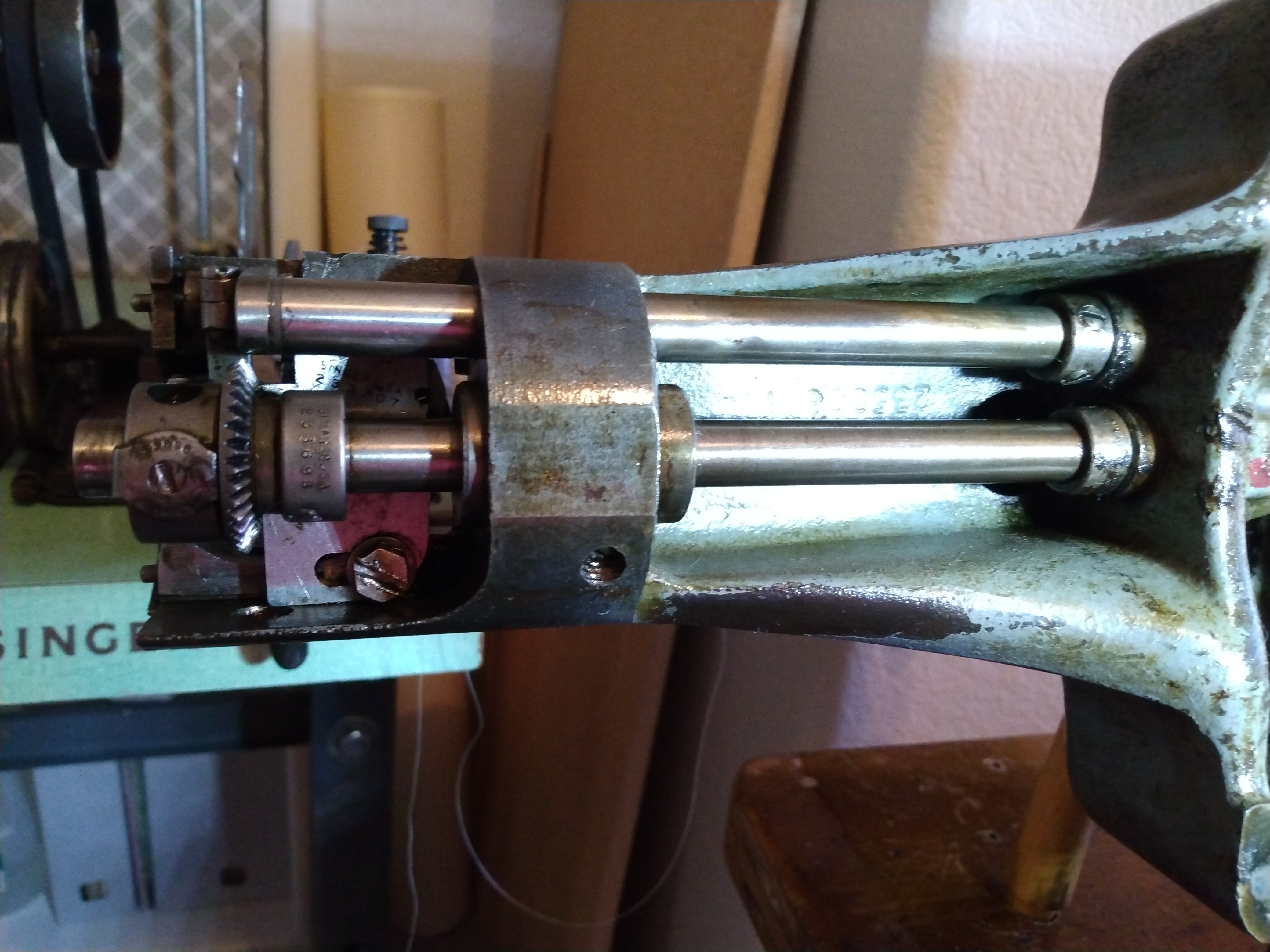Singer cylinder arm 47w66 sews only backwards after new hook installed and  timed