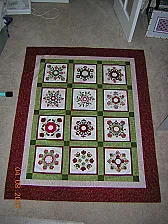 Xmax Quilt Top Finished |  How pretty!  Don't you just love Linda's patterns!  Always so pretty. ...