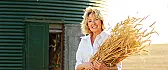 Country Woman Magazine Pattern  |  This is an inquiry for an elderly friend of mine.  She has the above magazine...